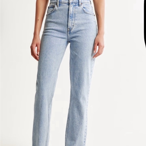 Abercrombie & Fitch Ultra High Rise 90s Jeans - Picture 2 of 6